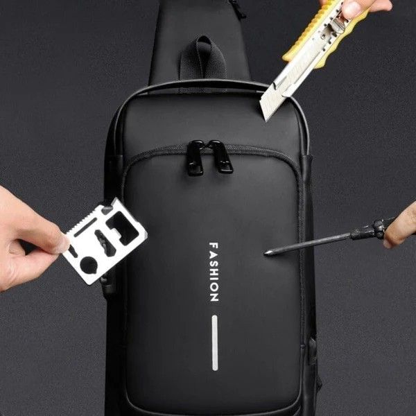 MOCHILA ANTIRROBO CON PUERTO USB